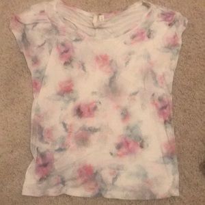 White flower Design T-shirt